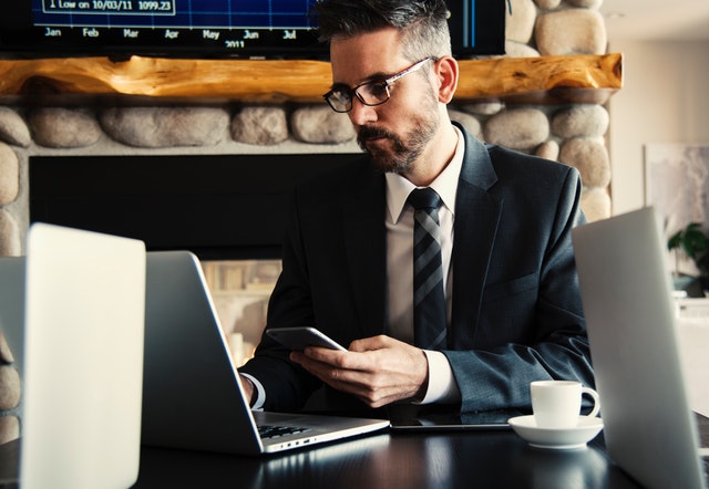 adult businessman ceo 618613 1